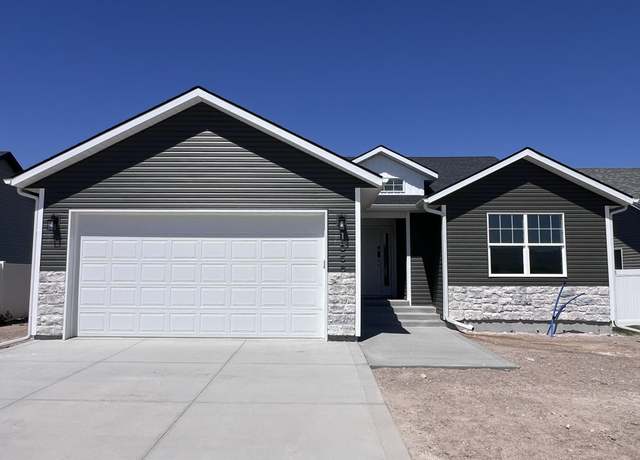 Property at 1068 Alpine Ave, Chubbuck, ID 83202, 3 beds, 2 baths