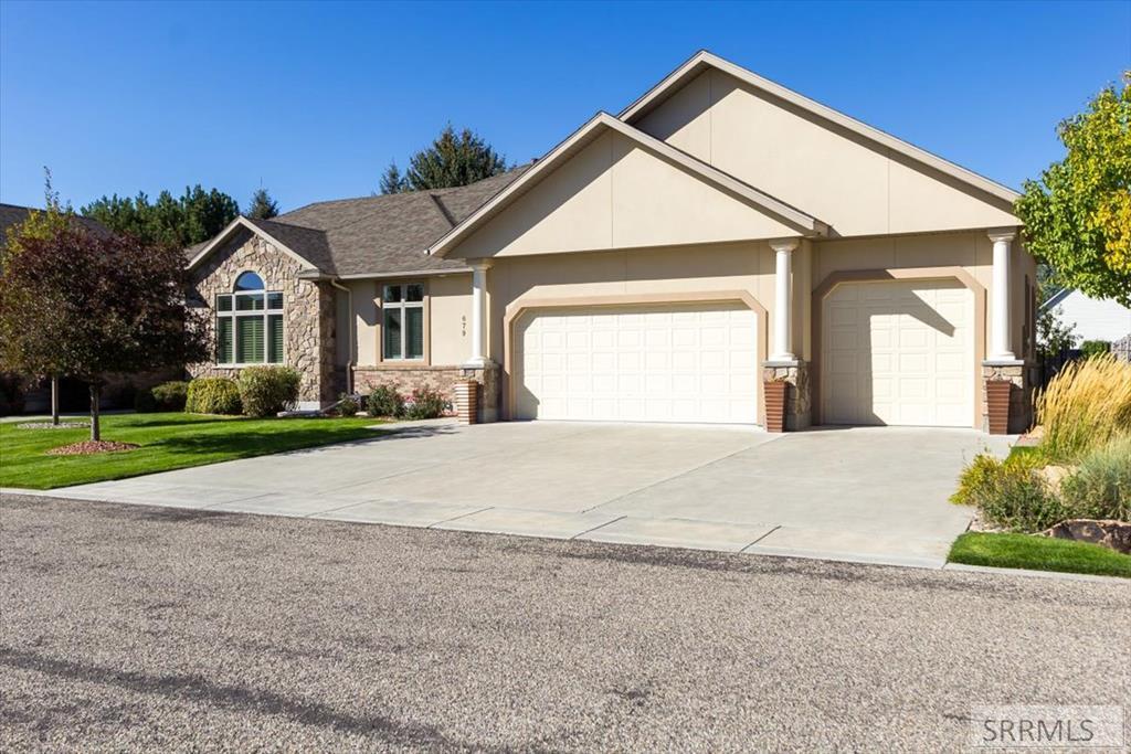 679 White Pine Ln, IDAHO FALLS, ID 83404 MLS 2163430 Redfin