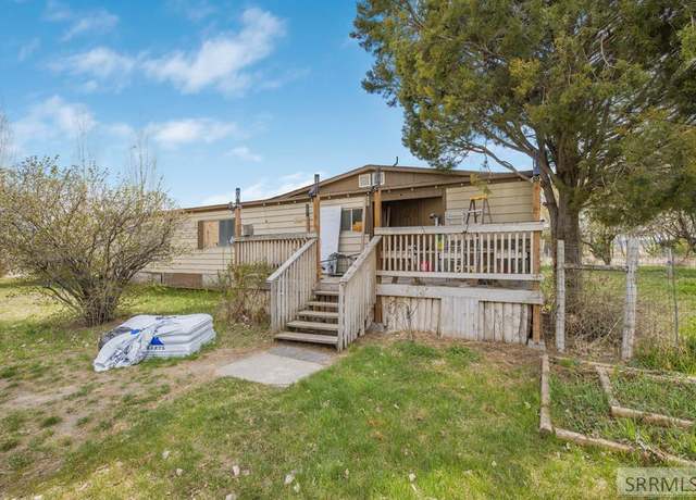 Property at 423 E 200 N, Blackfoot, ID 83221, 3 beds, 2 baths
