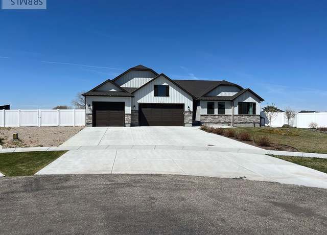 Property at 5025 E Ball Cir, Iona, ID 83427, 6 beds, 2 baths
