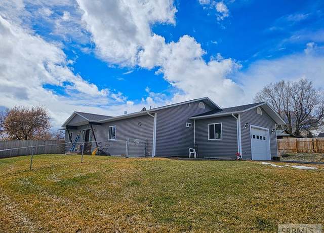 Property at 1104 Taft Ave, Salmon, ID 83467, 3 beds, 2 baths