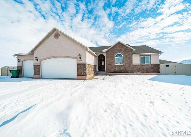 Property at 668 Meadowbrook St, Rexburg, ID 83440, 5 beds, 3 baths