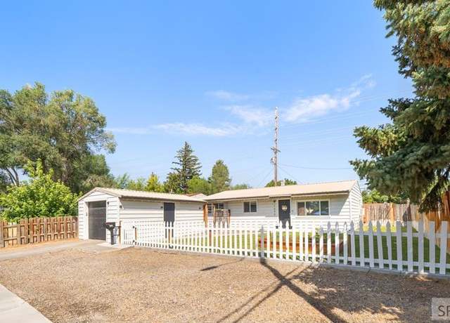 Property at 1095 Lovejoy St, Idaho Falls, ID 83401, 3 beds, 1 bath