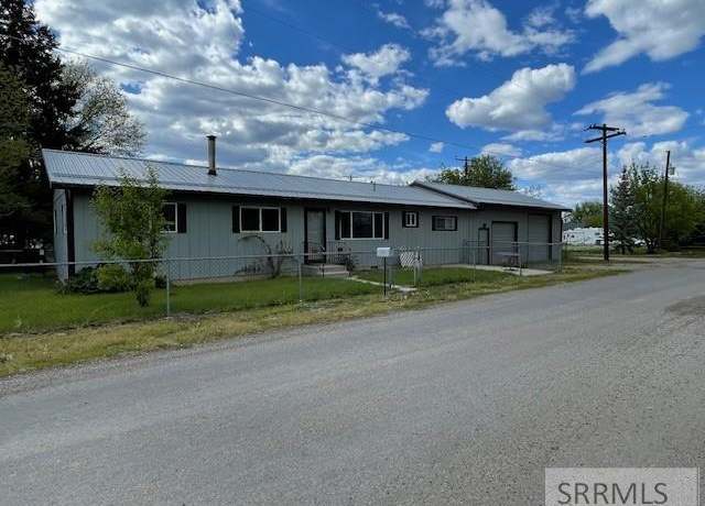 Property at 105 Beach St, Salmon, ID 83467, 3 beds, 1.5 baths