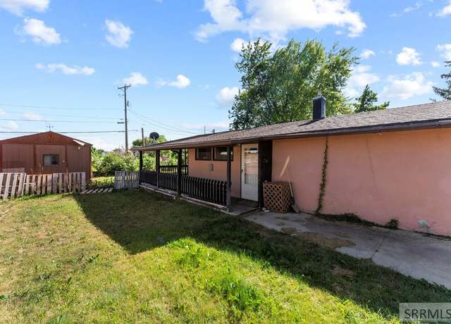 Property at 960 Royal Pl, Idaho Falls, ID 83401, 2 beds, 1.5 baths