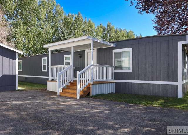 Property at 2074 Pinewood Dr, Idaho Falls, ID 83401, 2 beds, 1 bath