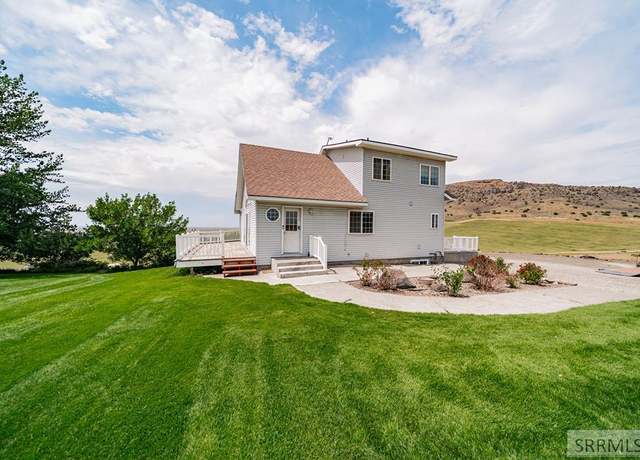 Property at 1000 E Butte Rd, Menan, ID 83434, 4 beds, 3 baths
