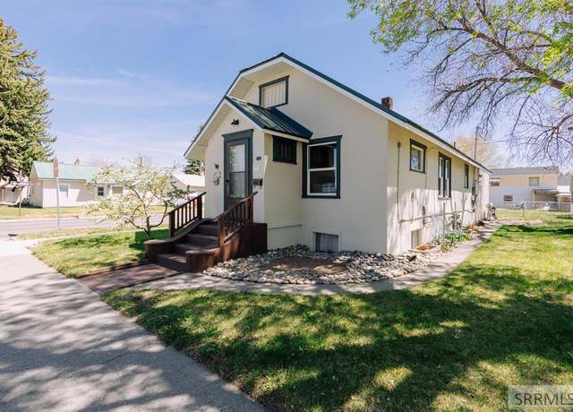 Property at 196 N Higbee Ave, Idaho Falls, ID 83401, 3 beds, 2 baths