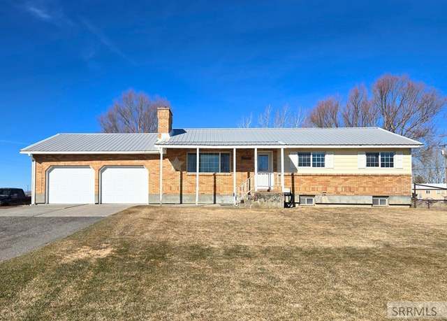 Property at 139 Park St, Newdale, ID 83436, 4 beds, 1.5 baths