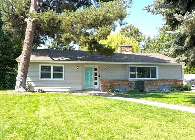 Property at 2820 E Morningside Dr, Idaho Falls, ID 83402, 3 beds, 2 baths