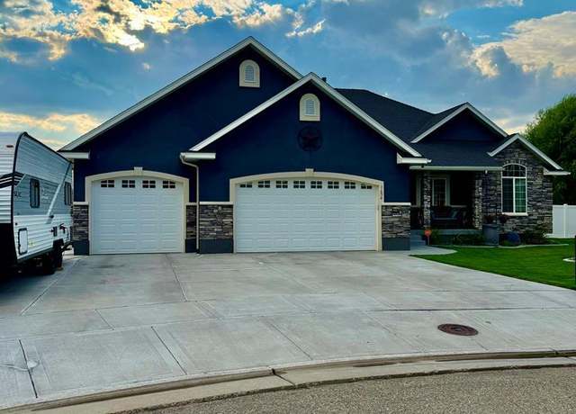 Property at 1654 Marsala Cir, Ammon, ID 83406, 5 beds, 3 baths