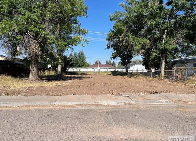 Property at 790 N Lakewood Dr, Idaho Falls, ID 83401