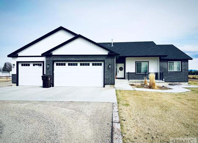 Property at 189 N 300 W, Blackfoot, ID 83221, 5 beds, 3 baths