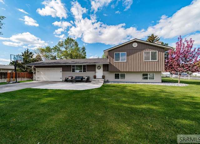 Property at 4075 E Dixie St, Idaho Falls, ID 83401, 4 beds, 2 baths