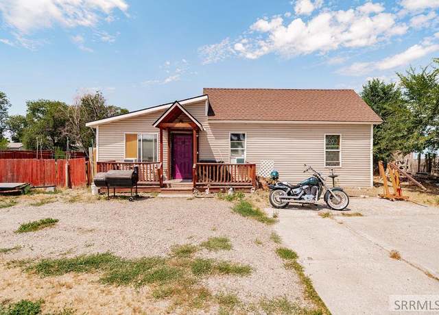 Property at 297 Amherst Cir, Blackfoot, ID 83221, 3 beds, 2 baths