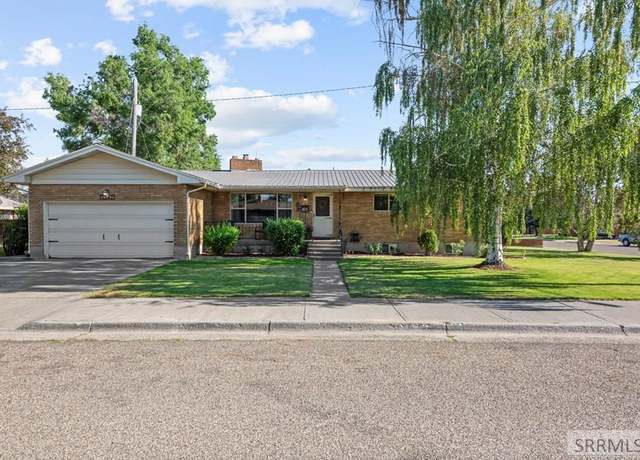 Property at 1342 10th St, Idaho Falls, ID 83404, 4 beds, 2.5 baths