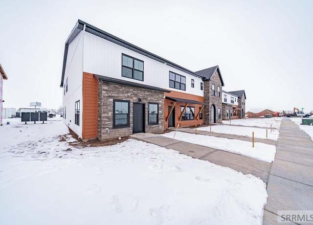 Property at 5105 N Beach Dr, Idaho Falls, ID 83401, 3 beds, 2.5 baths