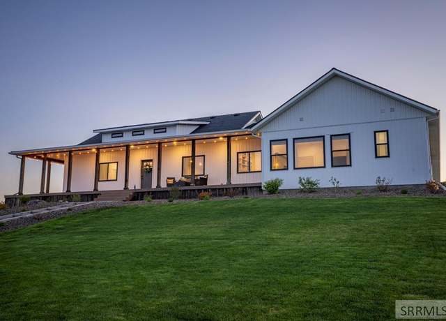 Property at 1032 E Butte Rd, Menan, ID 83434, 4 beds, 3.5 baths