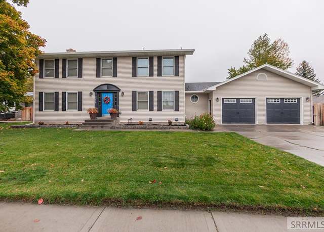 Property at 3215 Sunnybrook Ln, Idaho Falls, ID 83404, 6 beds, 3.5 baths