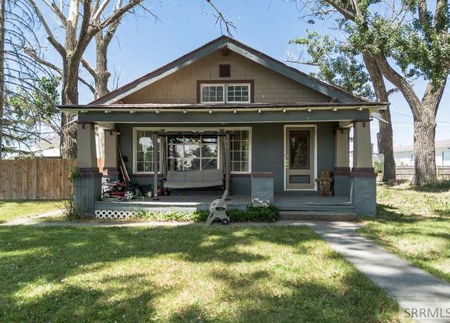 Property at 1565 NW Main St, Blackfoot, ID 83221, 3 beds, 2 baths