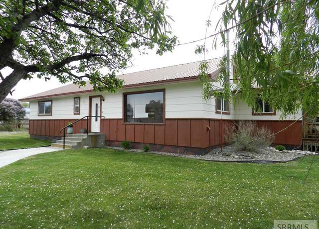 Property at 712 Finstur St, Salmon, ID 83467, 3 beds, 2 baths
