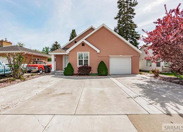 Property at 368 E 21st St, Idaho Falls, ID 83404, 4 beds, 3 baths