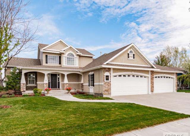 Property at 406 La Costa Dr, Idaho Falls, ID 83401, 5 beds, 3.5 baths