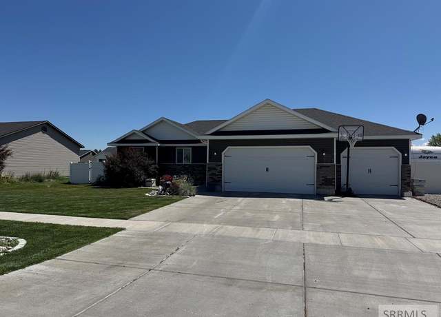 Property at 3050 Teal Blue Dr, Idaho Falls, ID 83401, 5 beds, 2 baths