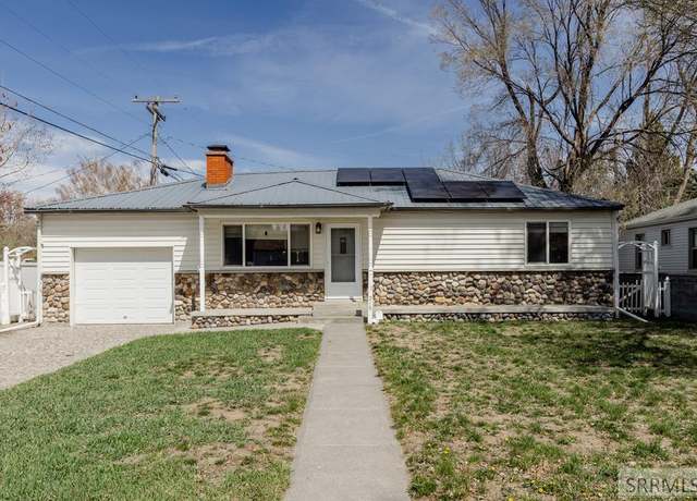 Property at 215 Clifford St, Blackfoot, ID 83221, 2 beds, 2 baths