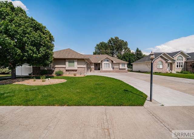 Property at 2585 Ridgecrest Dr, Idaho Falls, ID 83404, 4 beds, 2.5 baths