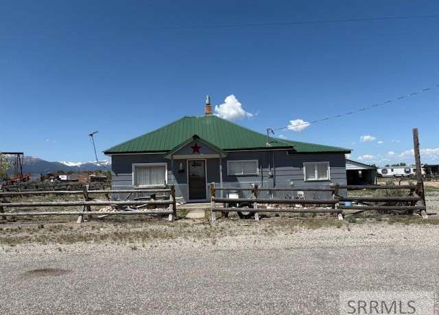 Property at 407 Gilmore Ave, Leadore, ID 83464, 3 beds, 1 bath
