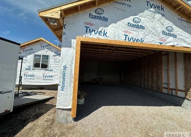 Property at 574 Cutler Ave, Sugar City, ID 83448, 5 beds, 3 baths