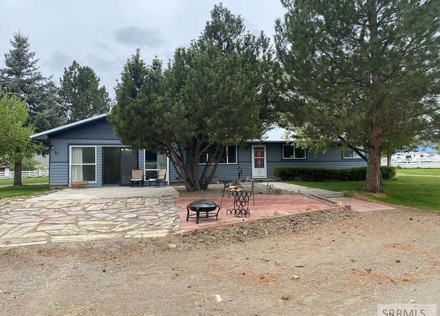 Property at 96 Valley View Ln, Challis, ID 83226, 3 beds, 2 baths
