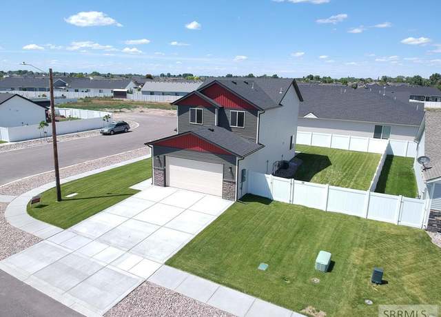 Property at 912 Alpine Ave, Chubbuck, ID 83202, 3 beds, 2.5 baths