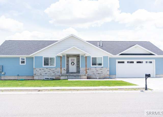 Property at 457 Idaho Ave, Sugar City, ID 83448, 5 beds, 3 baths