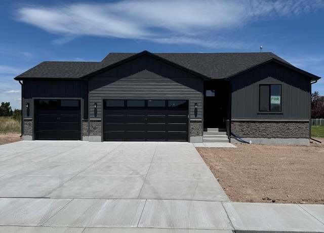 Property at 4777 Miles Dr, Iona, ID 83427, 5 beds, 3 baths