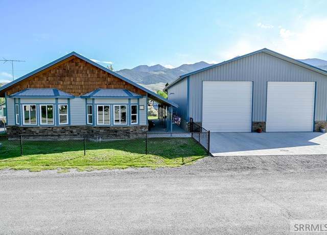 Property at 801 Forest Dr, Mackay, ID 83251, 2 beds, 2.5 baths