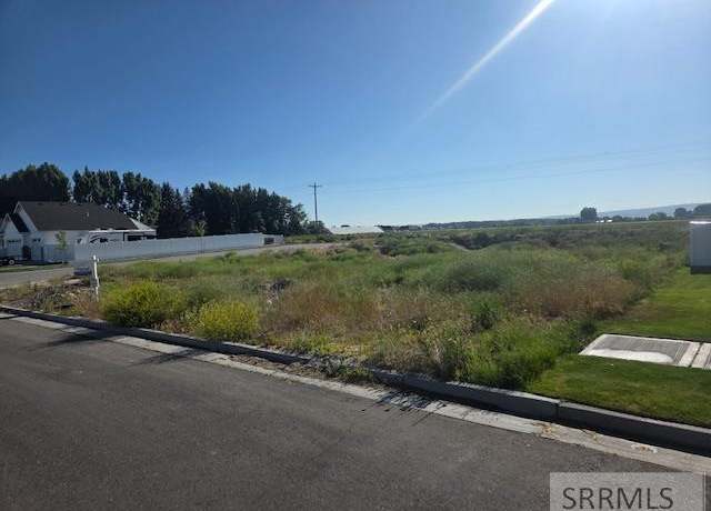 Property at 113 Cold Springs Dr, Idaho Falls, ID 83404