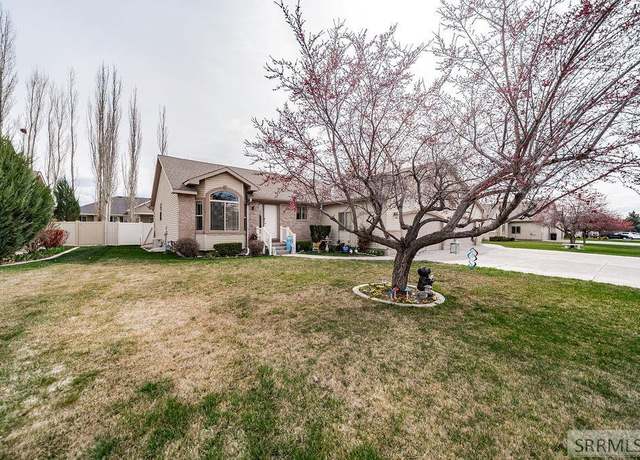 Property at 3908 E Clearfield Ln, Ammon, ID 83406, 4 beds, 3 baths