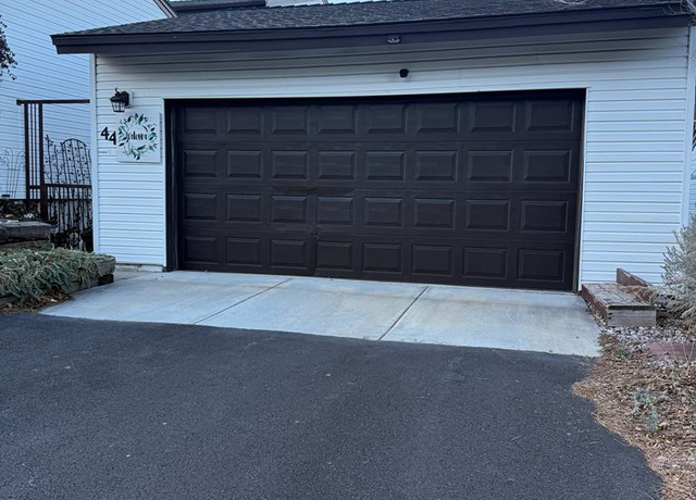 Property at 44 Cedar Hills Dr, Pocatello, ID 83204, 3 beds, 3.5 baths