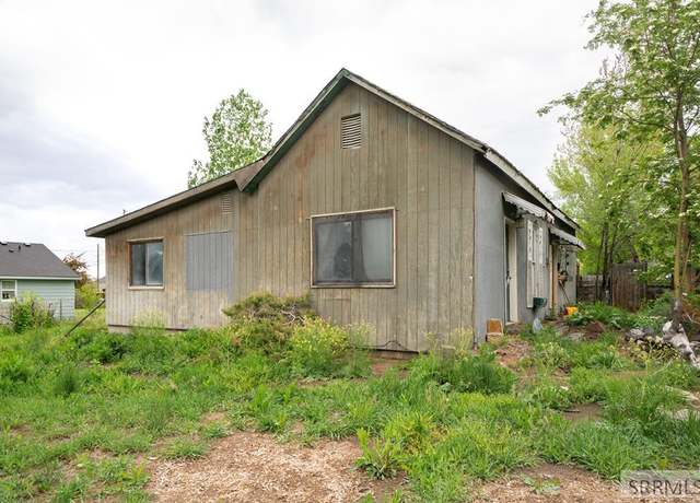 Property at 440 W 21st St, Idaho Falls, ID 83402, 4 beds, 1 bath