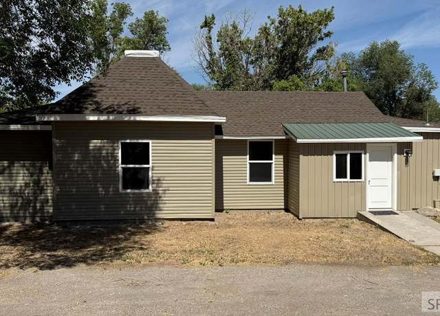 Property at 700 N Shilling Ave, Blackfoot, ID 83221, 2 beds, 1 bath