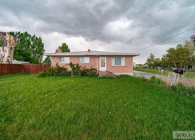 Property at 706 E 1550 N, Shelley, ID 83274, 5 beds, 3 baths