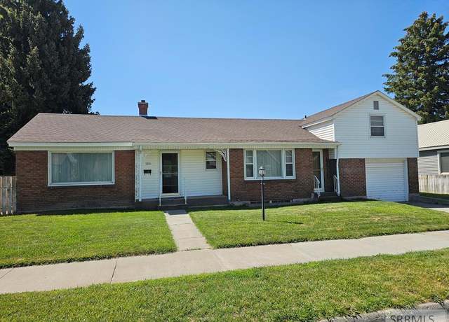 Property at 125 W 14th St, Idaho Falls, ID 83402, 4 beds, 3 baths