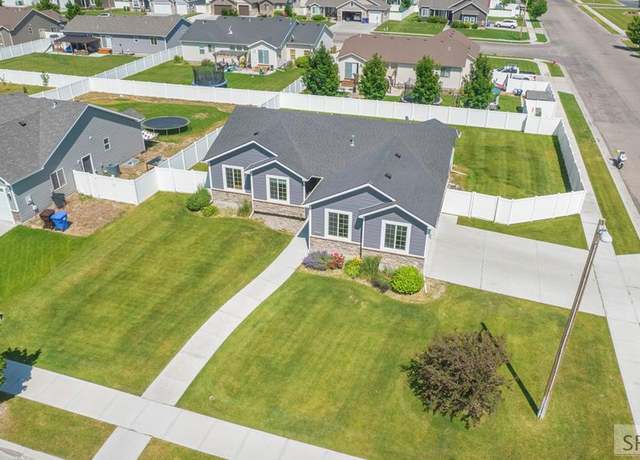 Property at 2698 N Woodbine Rd, Idaho Falls, ID 83401, 3 beds, 2 baths