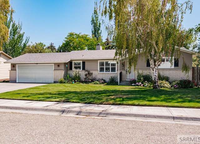 Property at 2341 Briarcliff Ave, Idaho Falls, ID 83404, 4 beds, 2.5 baths