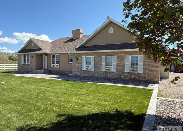 Property at 709 E 800 N, Firth, ID 83236, 4 beds, 2.5 baths