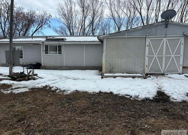 Property at 698 N 2700 E, Roberts, ID 83444, 3 beds, 2 baths