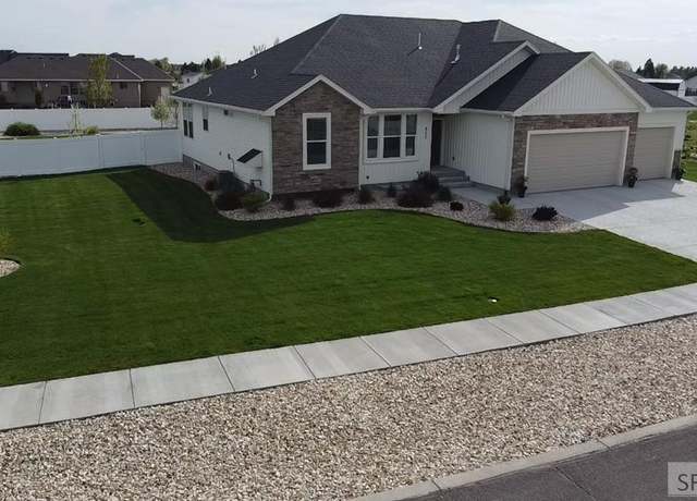 Property at 857 Oak Hill Way, Rexburg, ID 83440, 6 beds, 3 baths