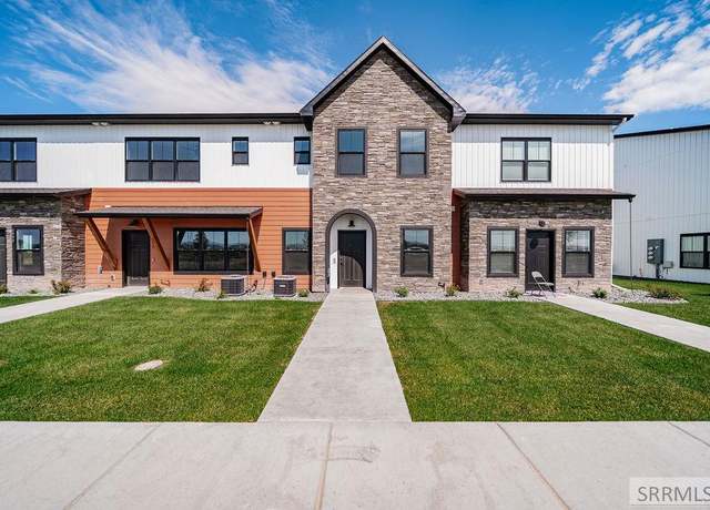 Property at 4989 N Beach Dr, Idaho Falls, ID 83401, 3 beds, 2.5 baths